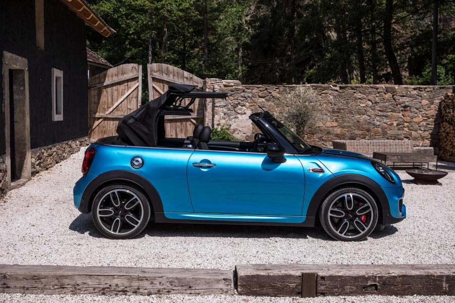  Mini John Cooper Works Cabrio (F57) 2018 года  (WW) (фото 10 из 36)
